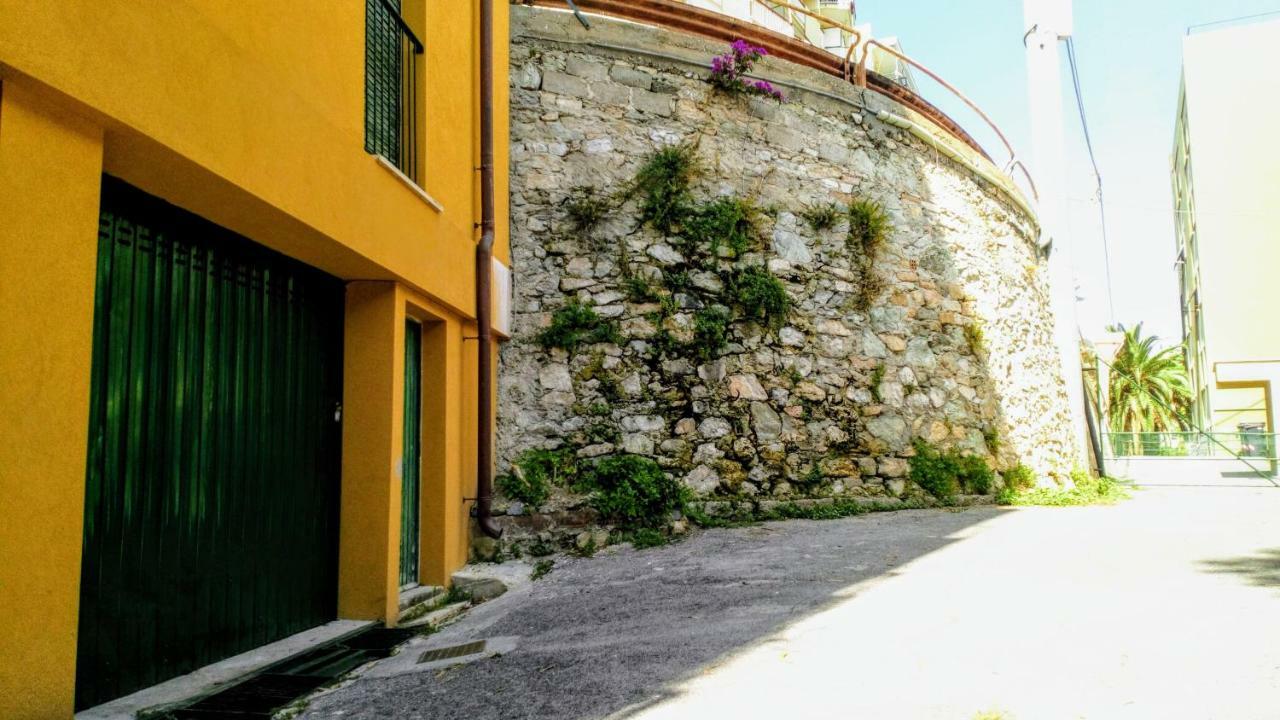Апартаменты Casa Di Claude Con Posto Auto Финале Лигуре Экстерьер фото